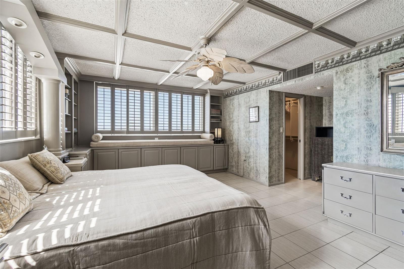 Image 27 of 72 For 17920 Gulf Boulevard 903