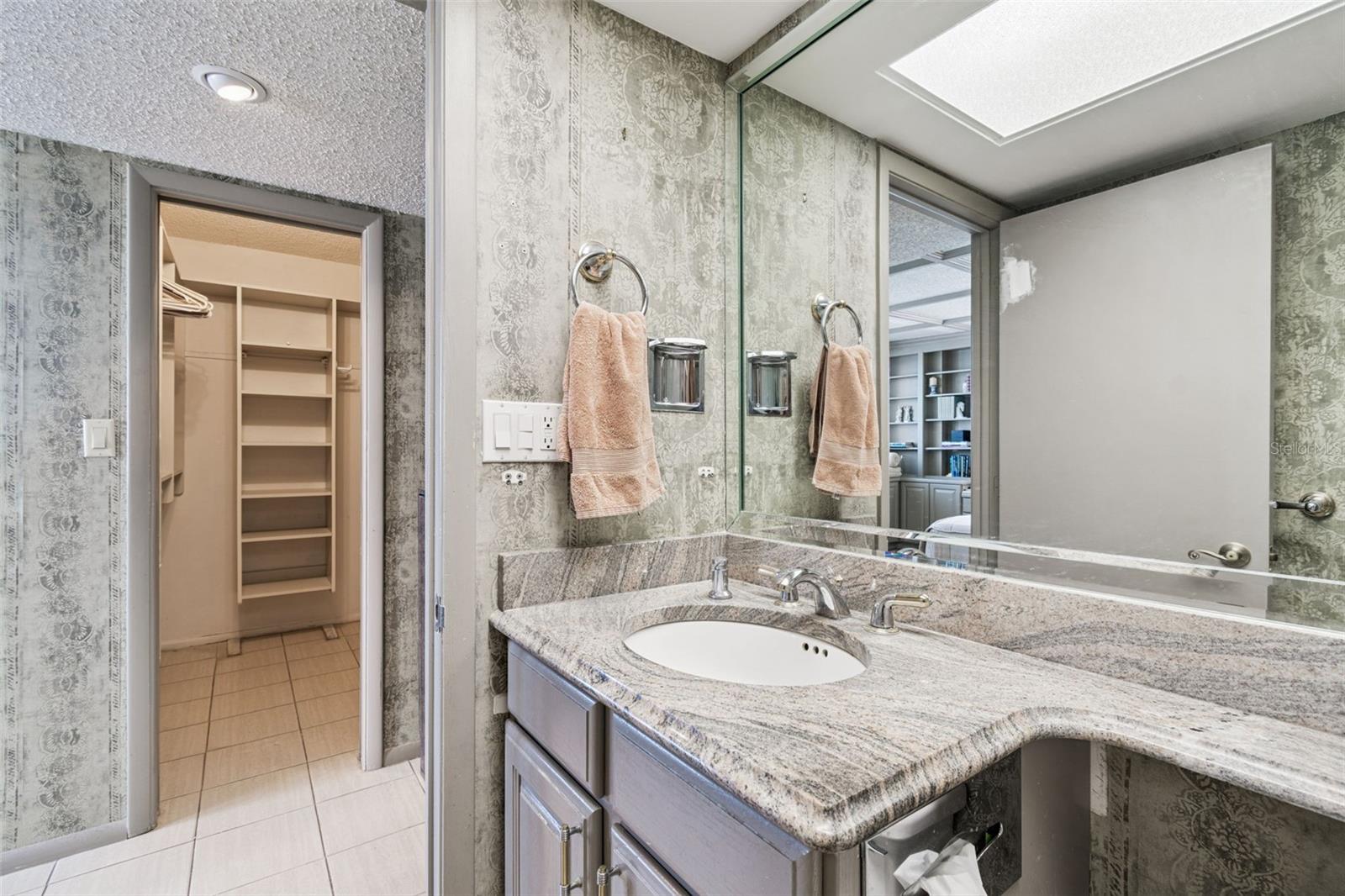 Image 32 of 72 For 17920 Gulf Boulevard 903
