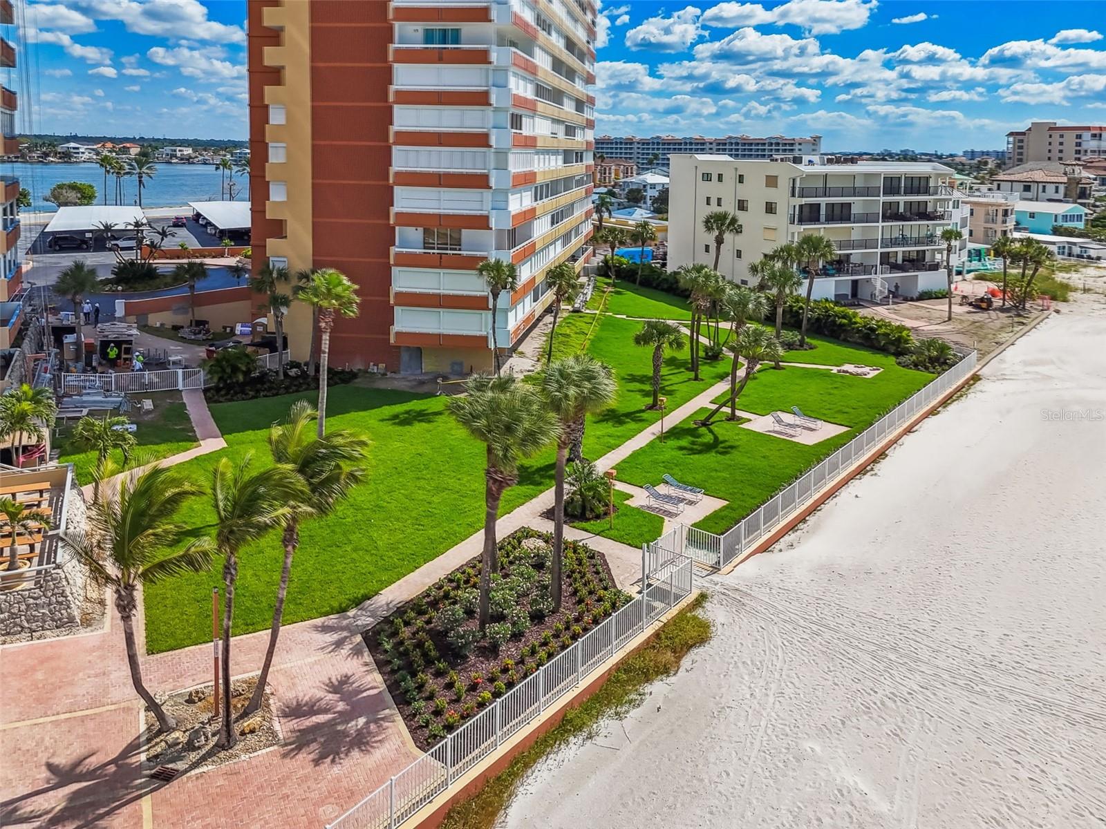 Image 44 of 72 For 17920 Gulf Boulevard 903
