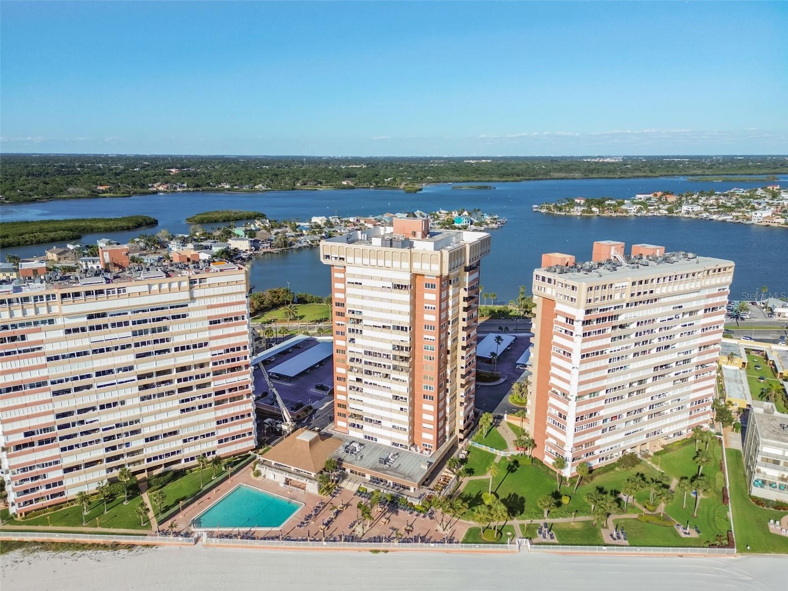 Image 45 of 72 For 17920 Gulf Boulevard 903