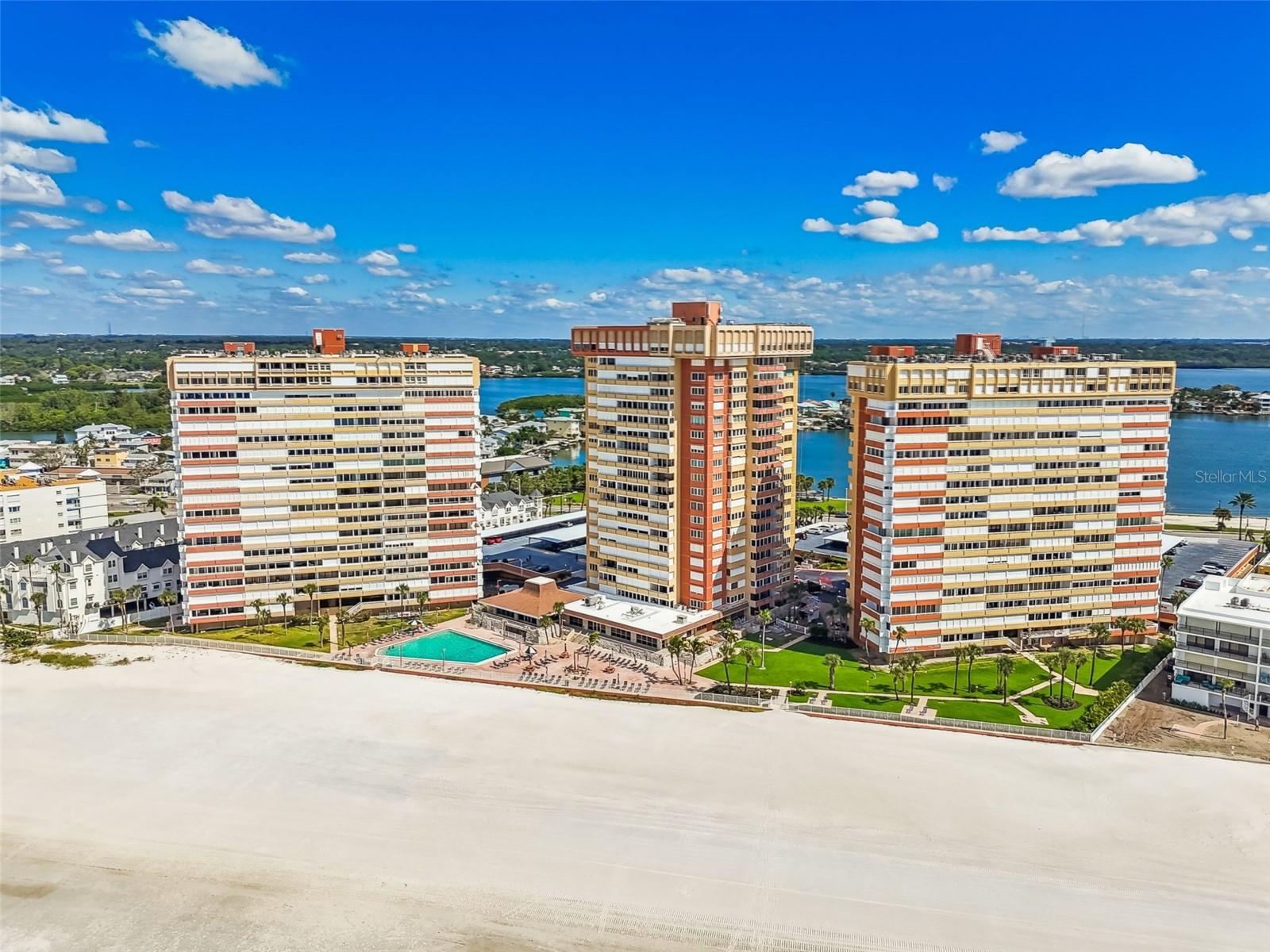 Image 46 of 72 For 17920 Gulf Boulevard 903