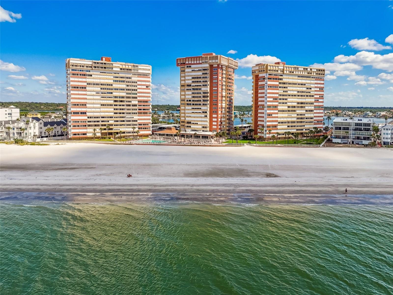 Image 56 of 72 For 17920 Gulf Boulevard 903