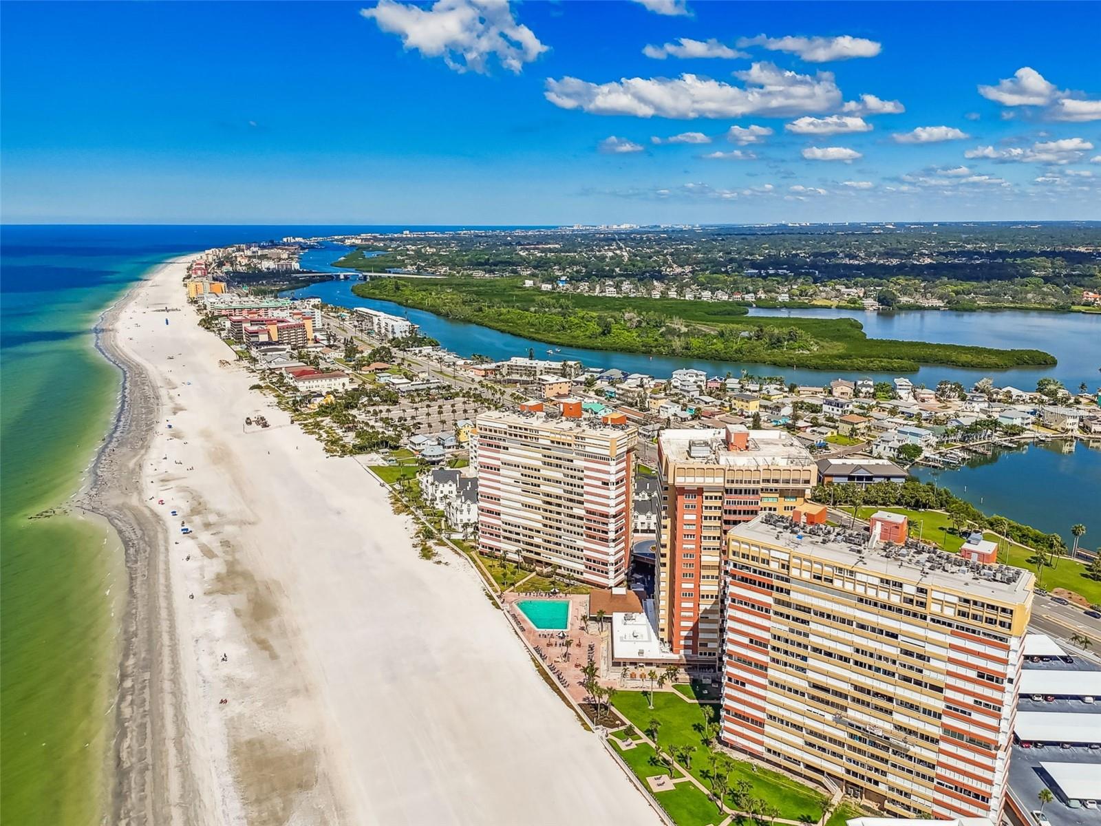 Image 62 of 72 For 17920 Gulf Boulevard 903