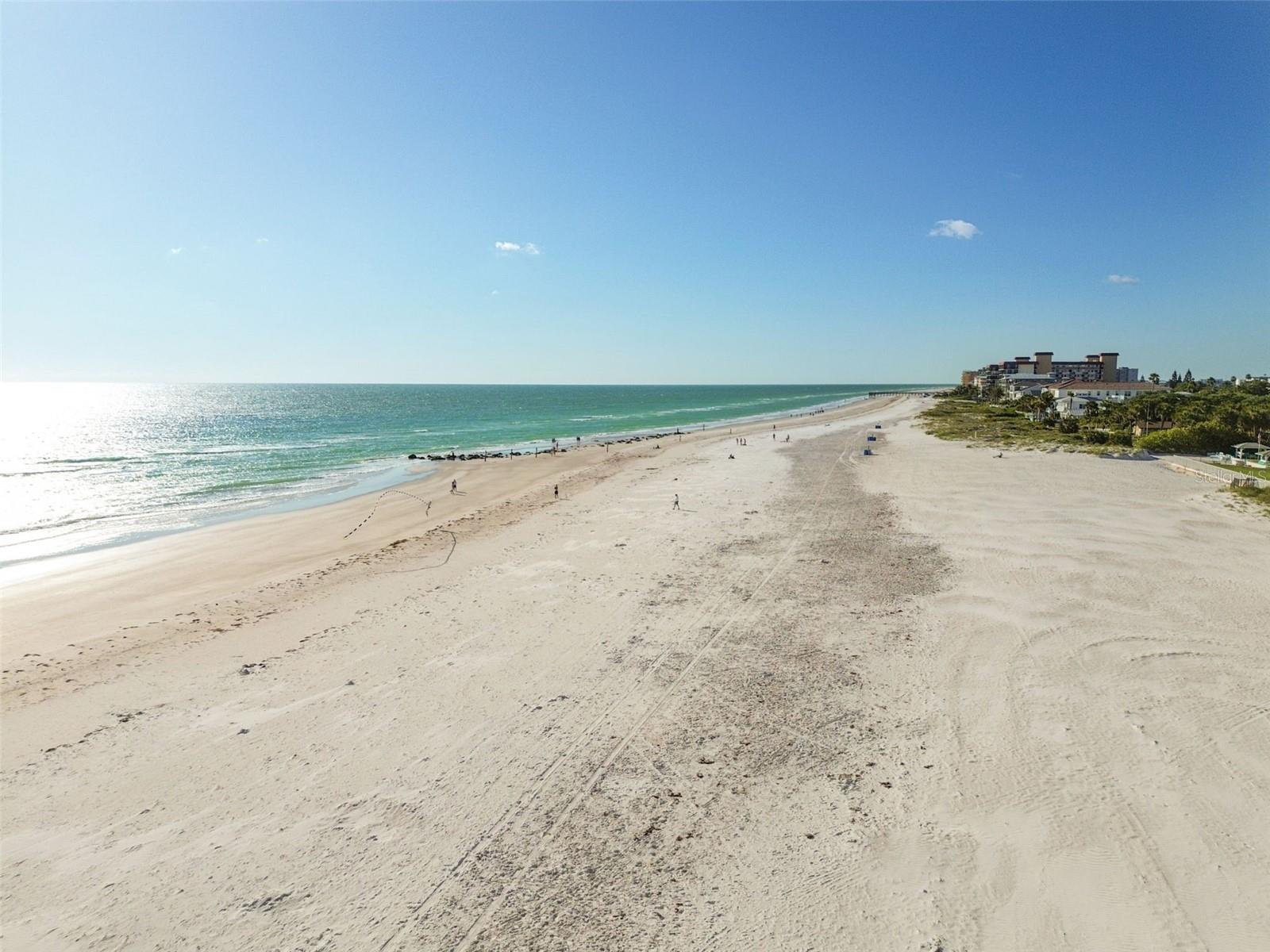 Image 66 of 72 For 17920 Gulf Boulevard 903