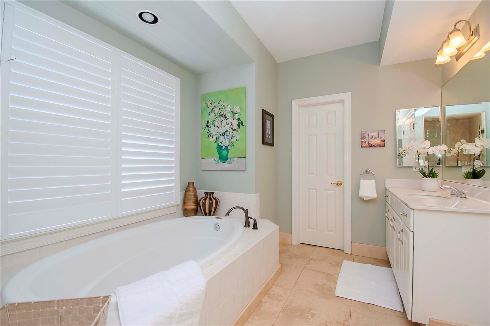 Image 15 of 29 For 934 Harbour Bay Drive