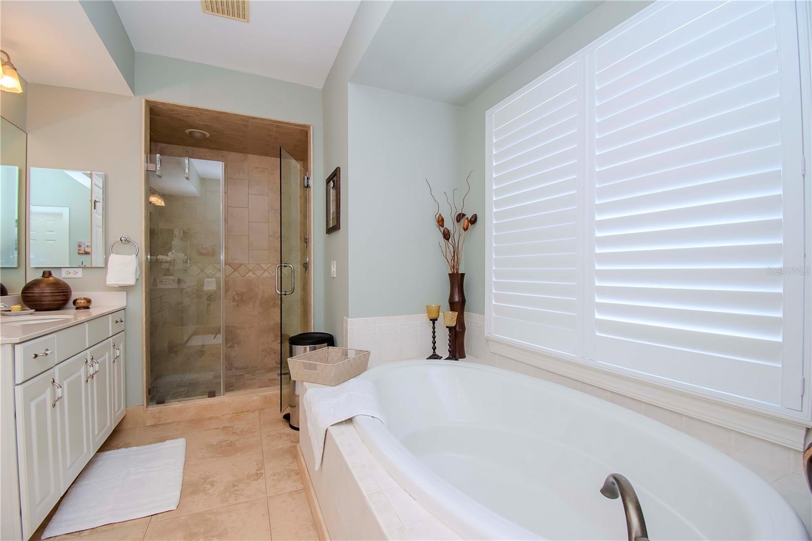 Image 16 of 29 For 934 Harbour Bay Drive