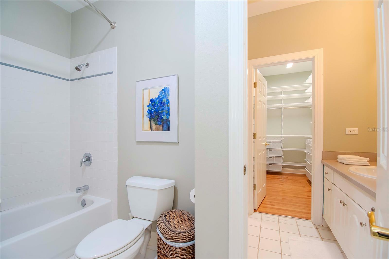 Image 19 of 29 For 934 Harbour Bay Drive