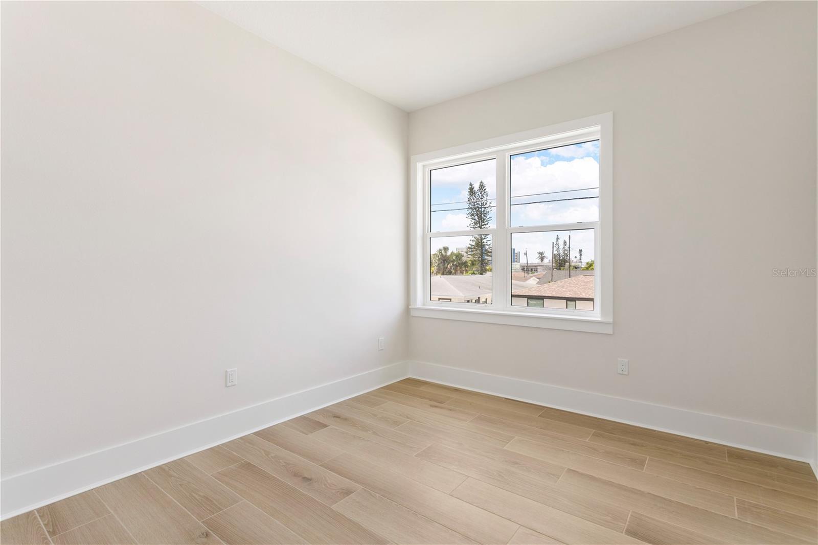 Image 30 of 48 For 187 145th Avenue E 4