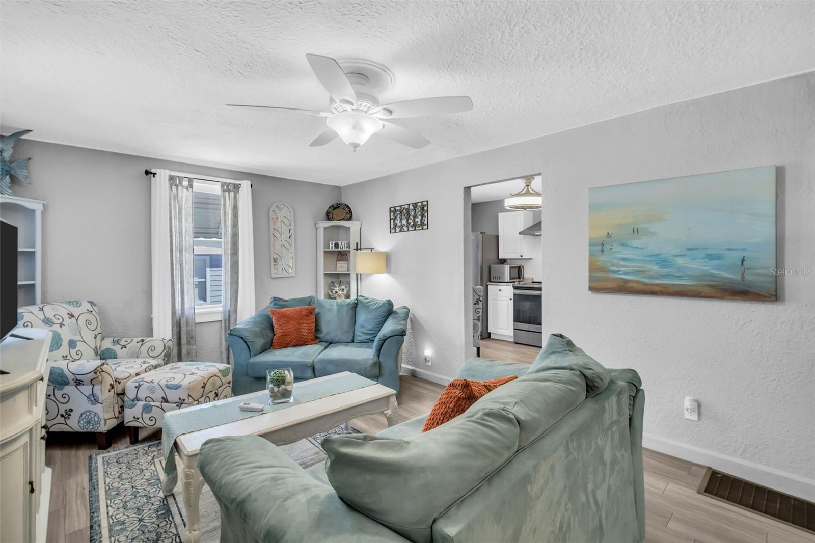 Image 11 of 41 For 1022 10th Avenue N