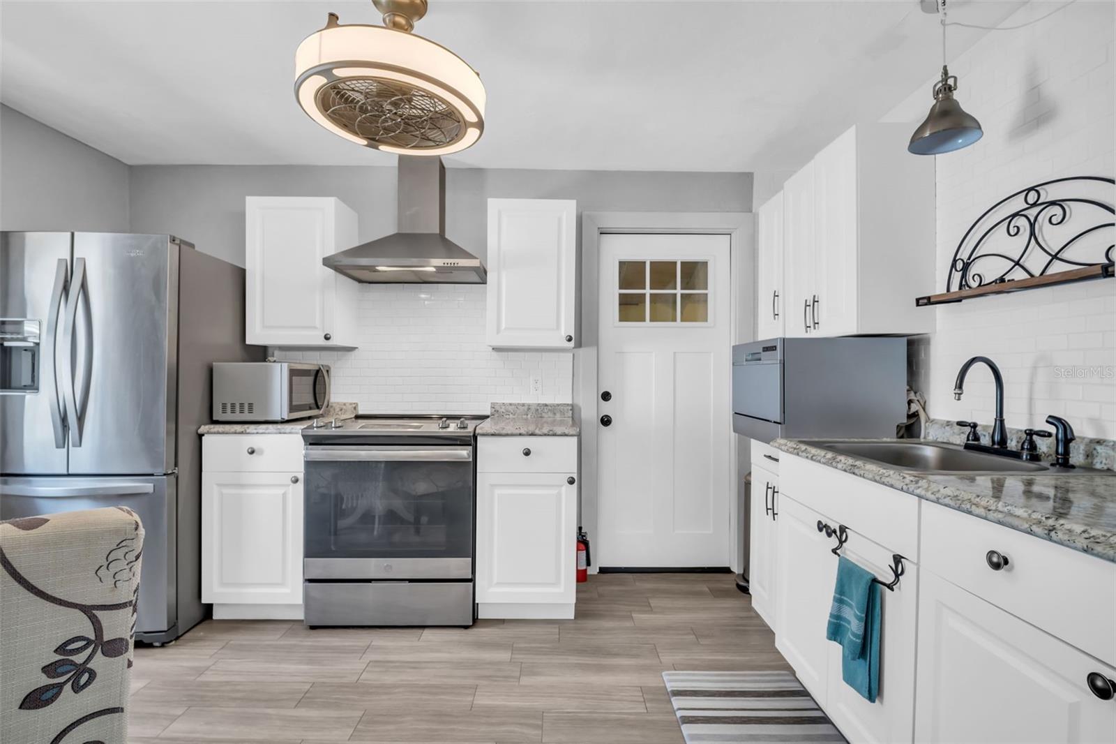 Image 12 of 41 For 1022 10th Avenue N