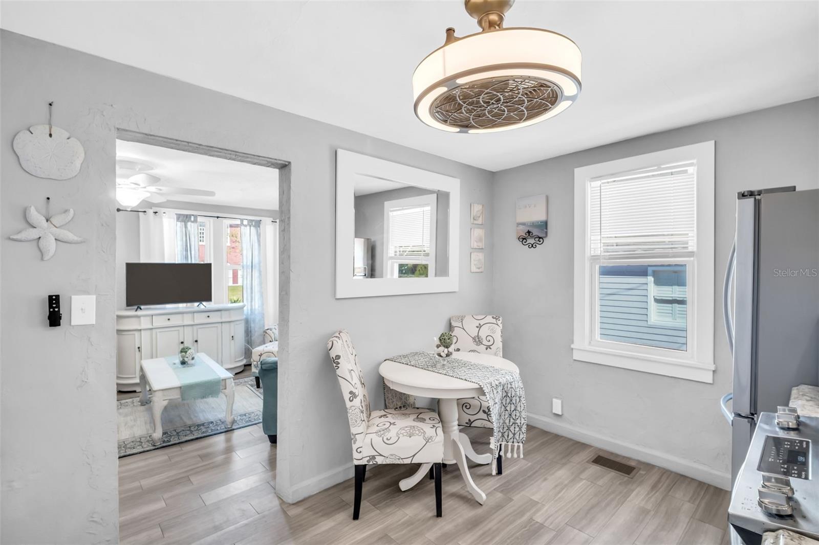 Image 14 of 41 For 1022 10th Avenue N