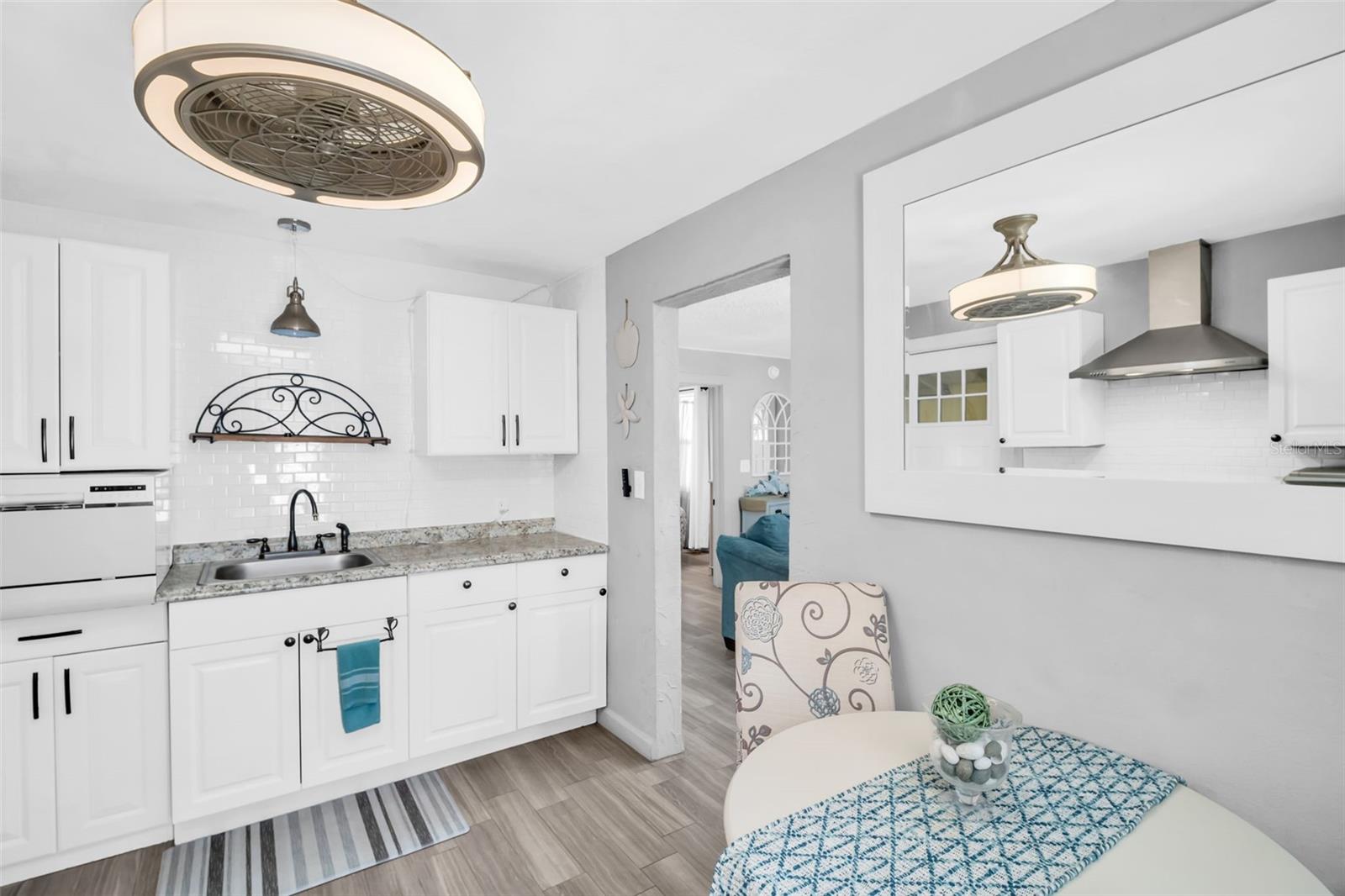 Image 15 of 41 For 1022 10th Avenue N
