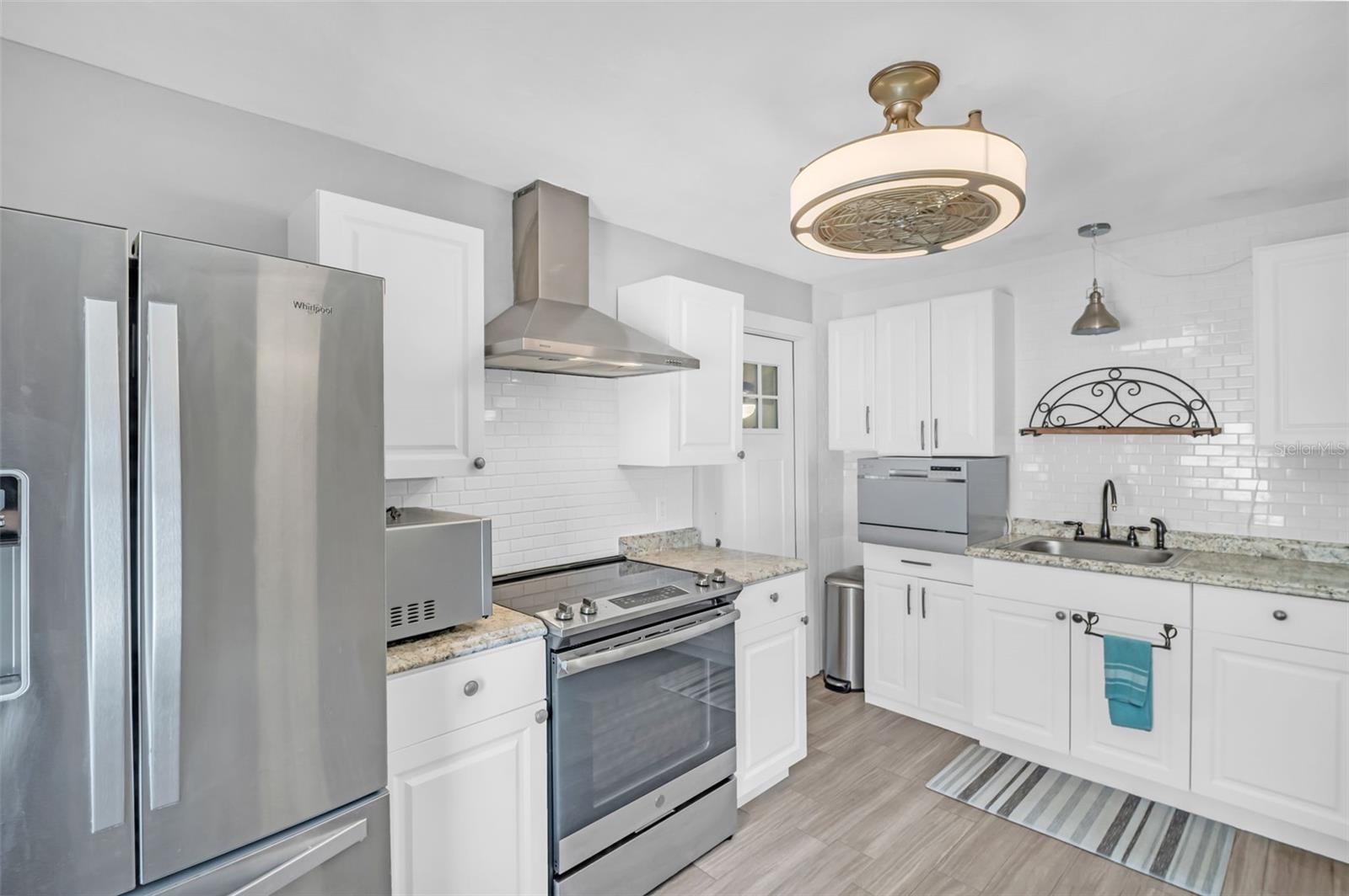 Image 16 of 41 For 1022 10th Avenue N