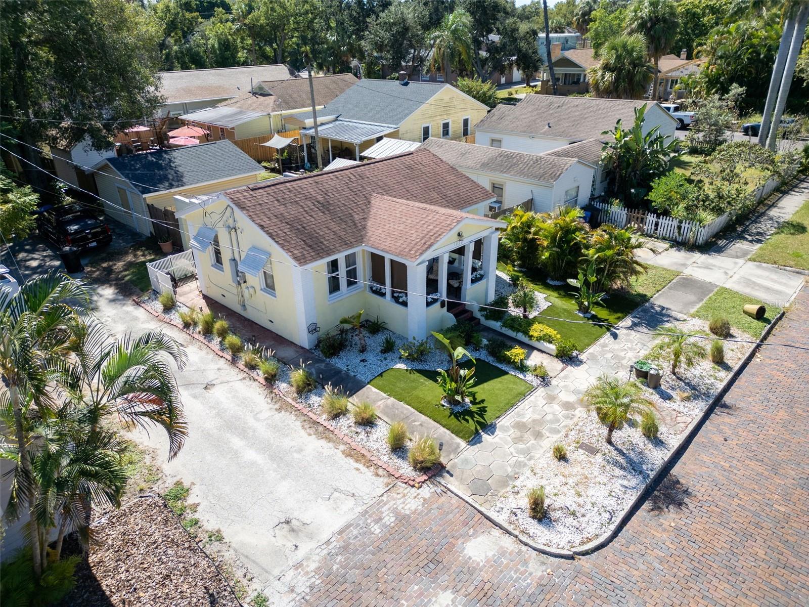 Image 27 of 41 For 1022 10th Avenue N