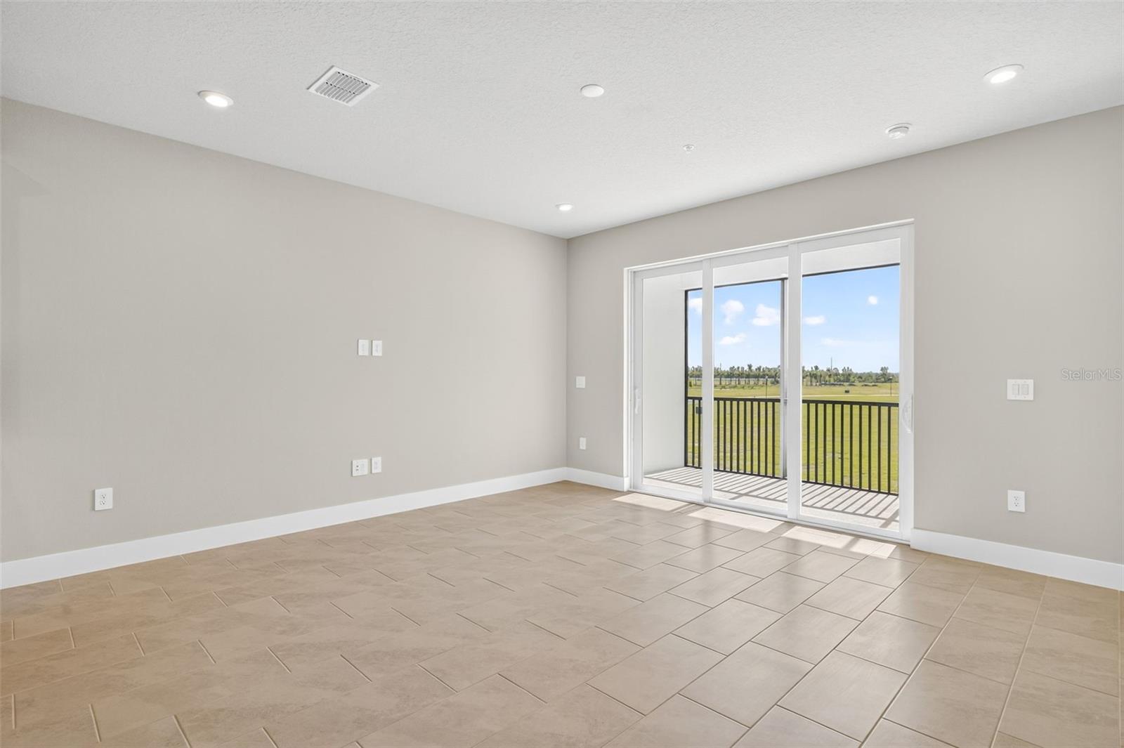 Image 5 of 57 For 17420 Moonflower Drive 202