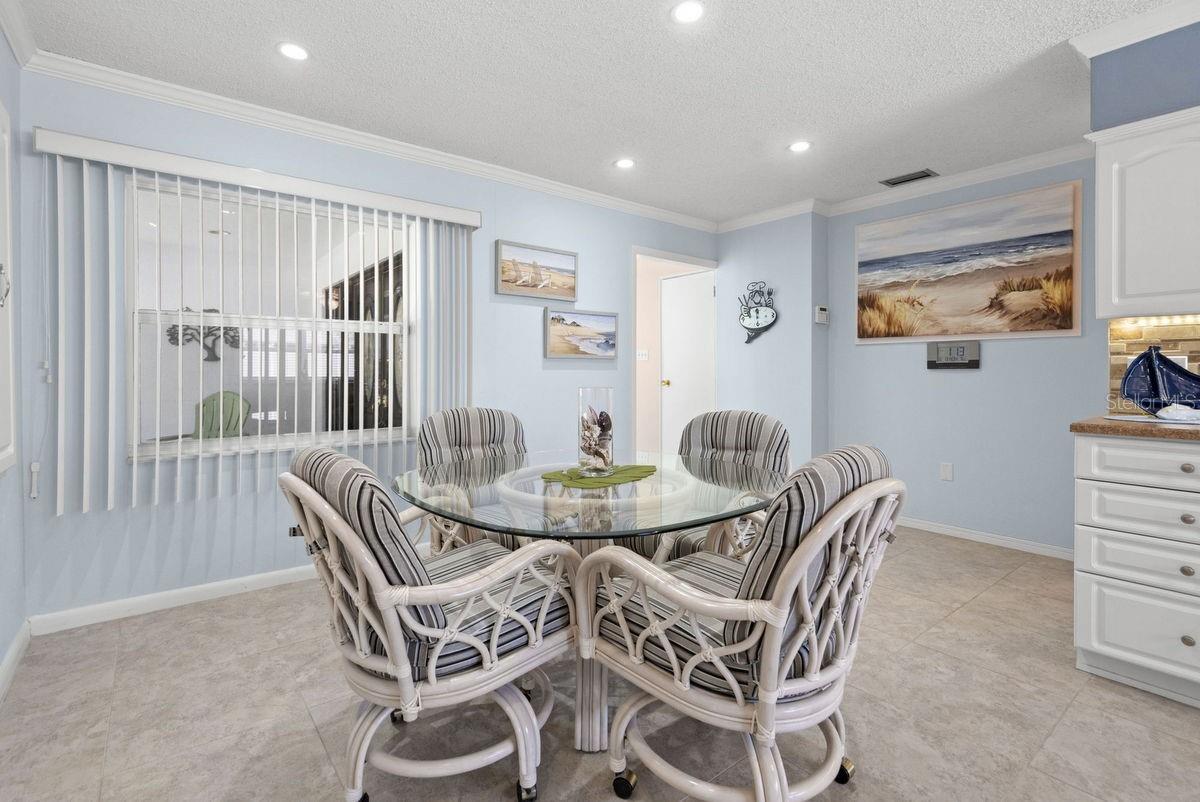 Image 12 of 70 For 2275 Twin Lane Drive