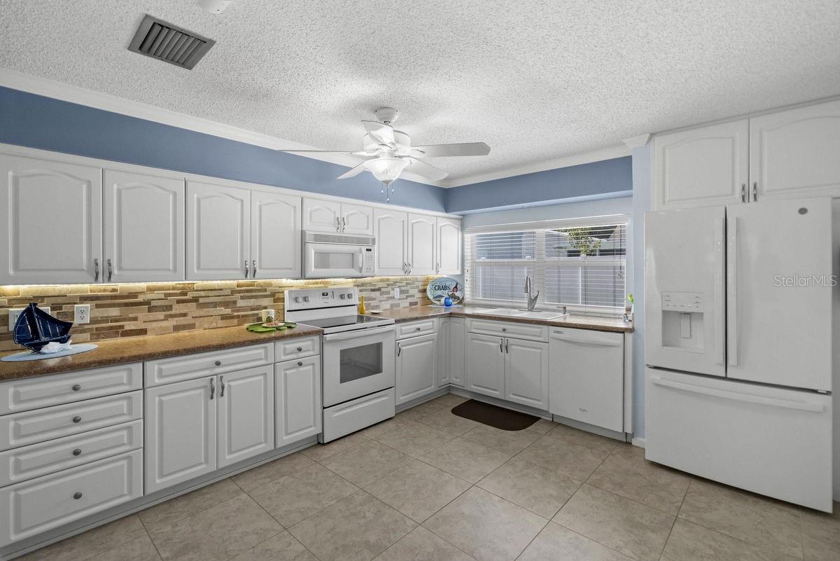 Image 13 of 70 For 2275 Twin Lane Drive