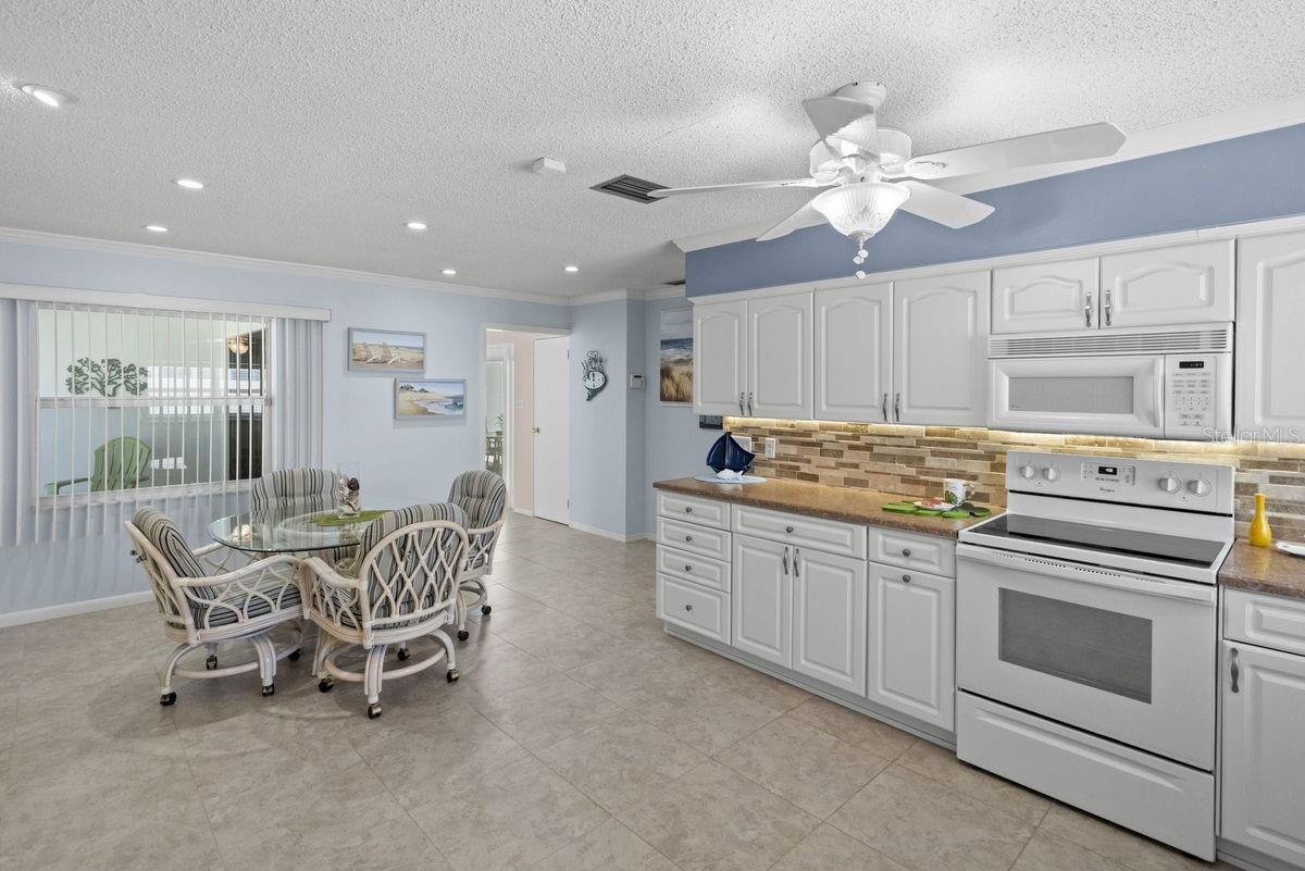 Image 14 of 70 For 2275 Twin Lane Drive