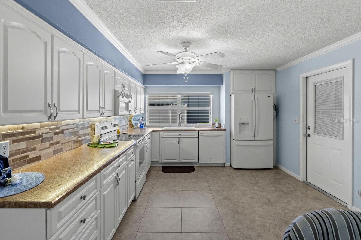 Image 15 of 70 For 2275 Twin Lane Drive