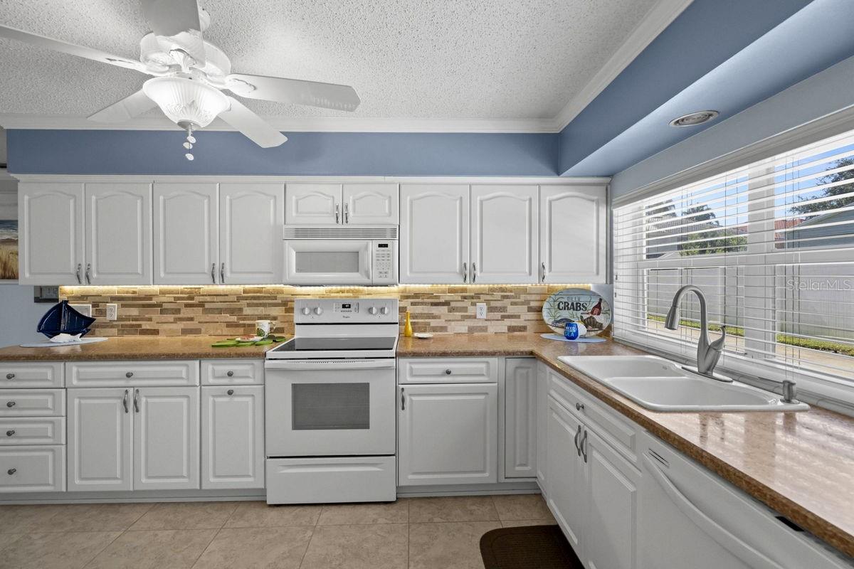Image 16 of 70 For 2275 Twin Lane Drive