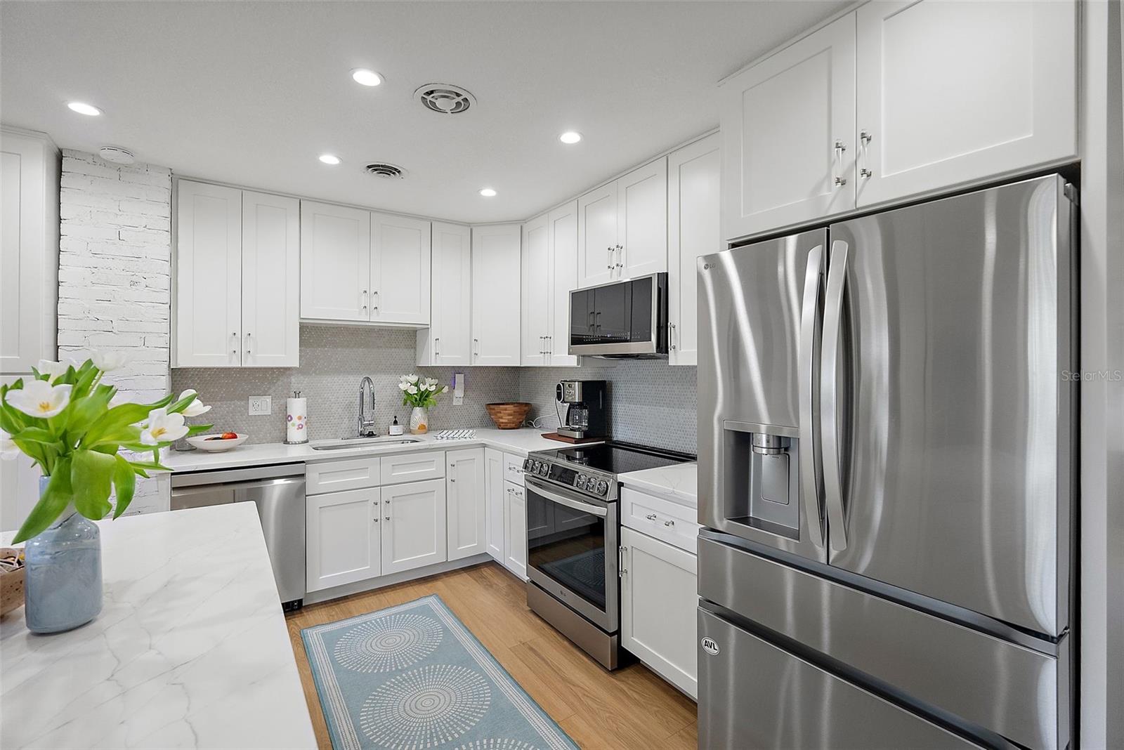 Image 11 of 38 For 851 Snell Isle Boulevard Ne