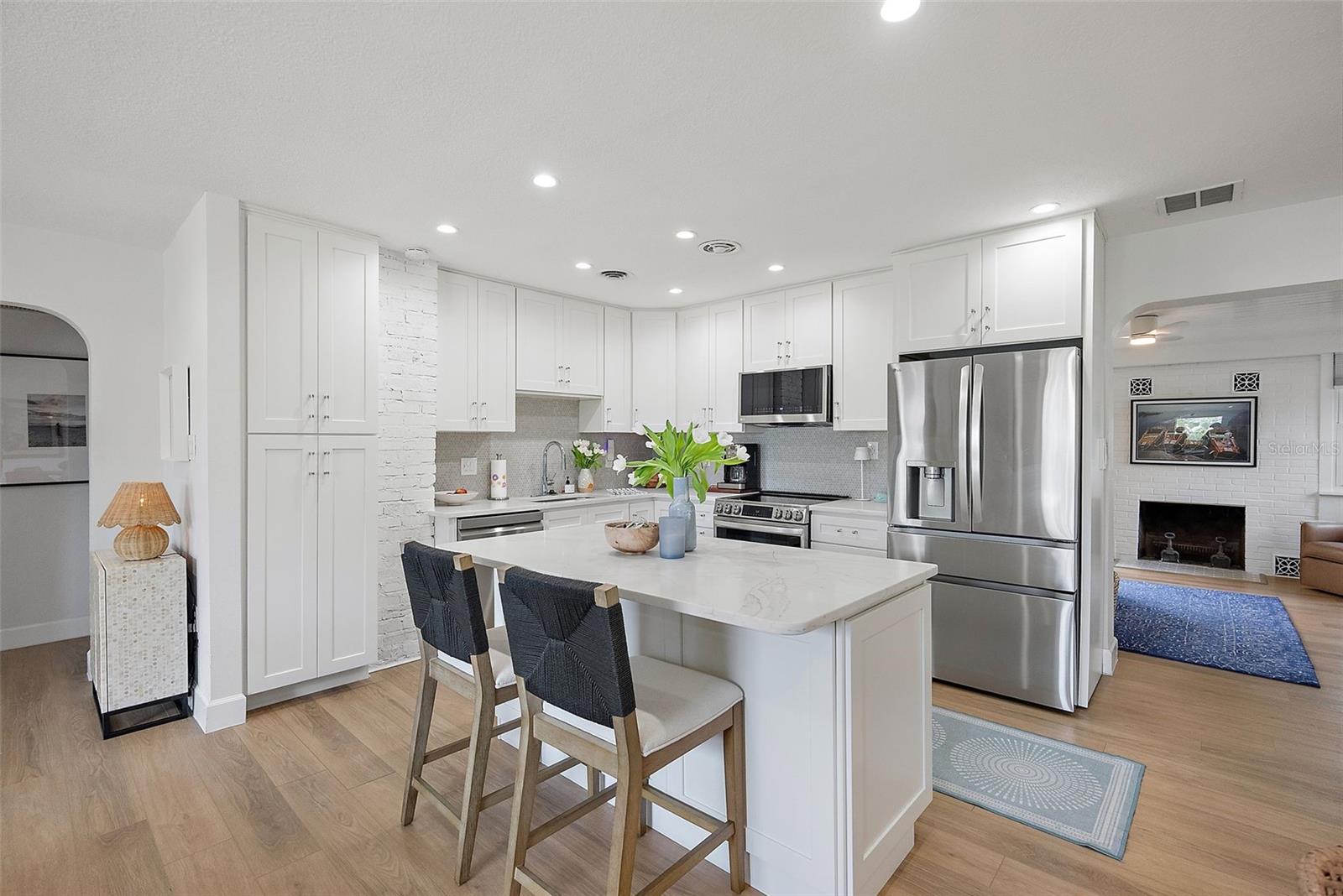 Image 9 of 38 For 851 Snell Isle Boulevard Ne