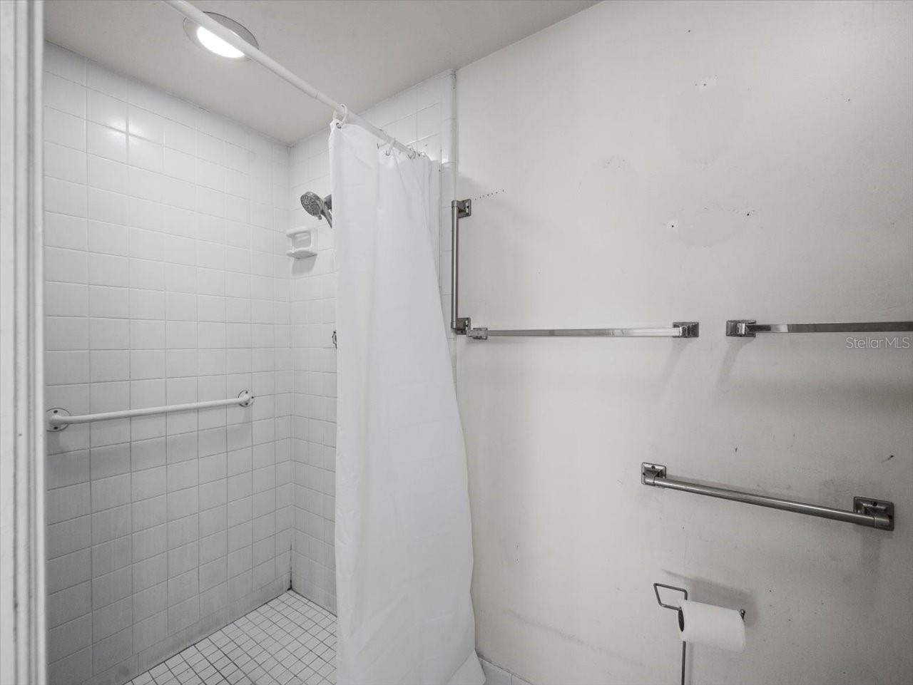 Image 21 of 44 For 10408 Butia Place