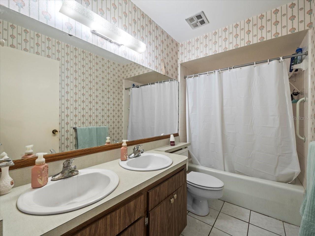 Image 24 of 44 For 10408 Butia Place