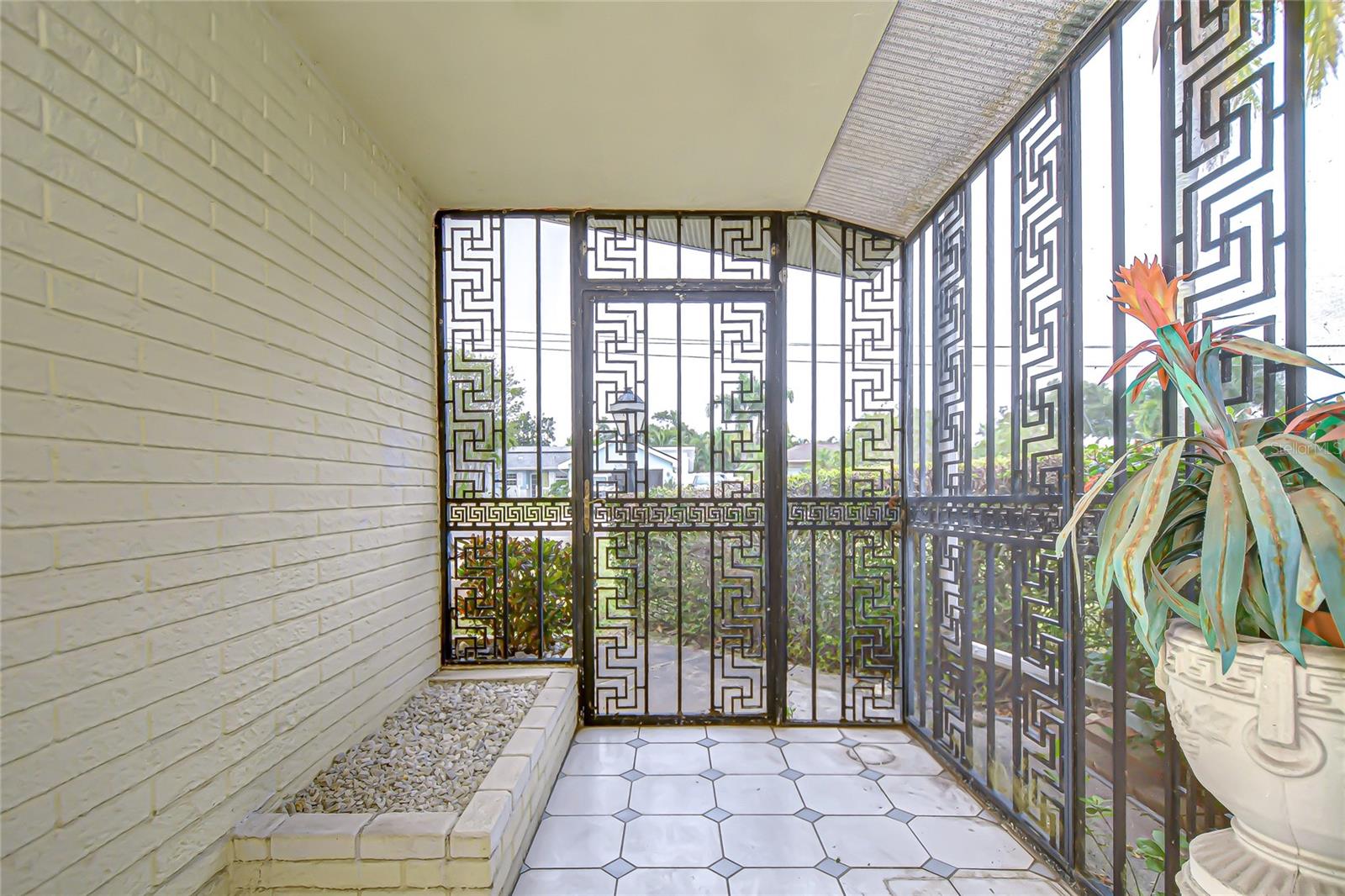 Image 6 of 63 For 6747 28th Street S