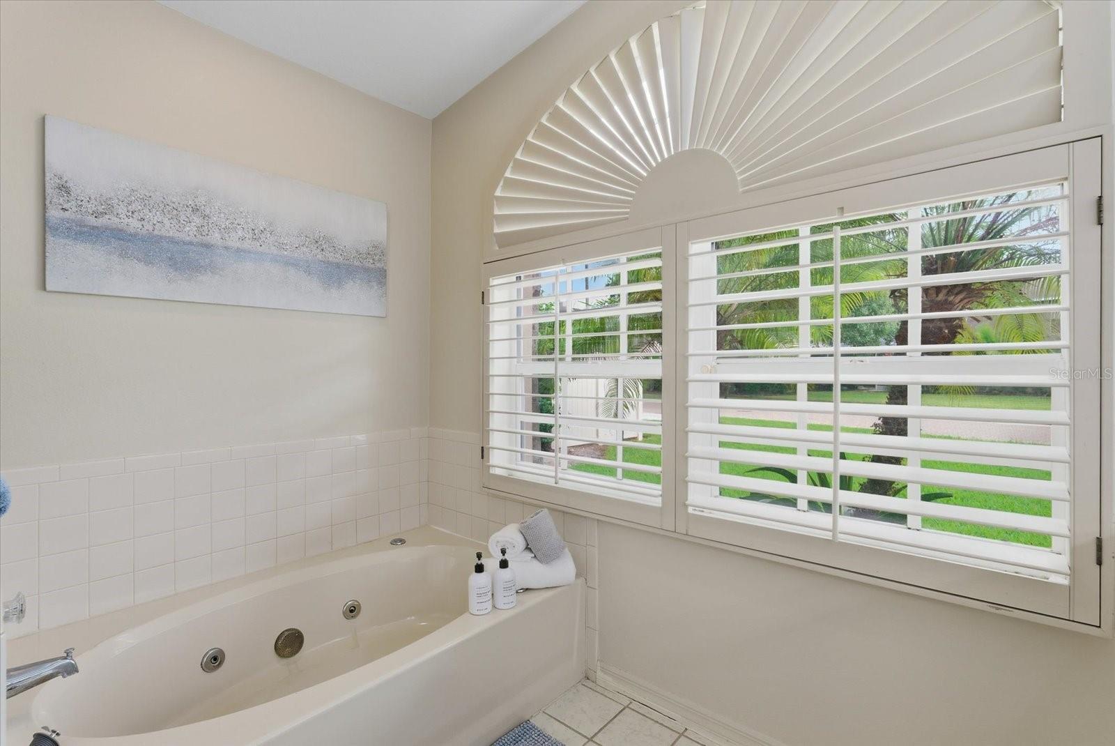 Image 14 of 45 For 4875 Eagle Cove North Drive