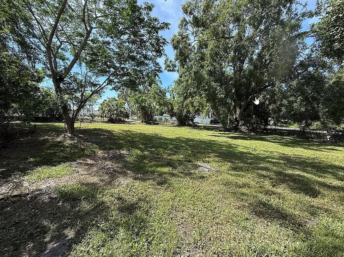 Listing photo id 3 for 3902 Hanlon Street