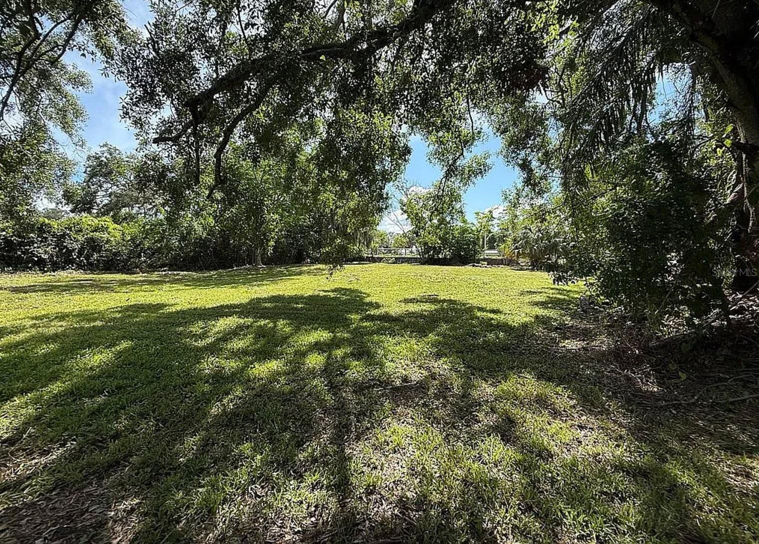 Listing photo id 4 for 3902 Hanlon Street