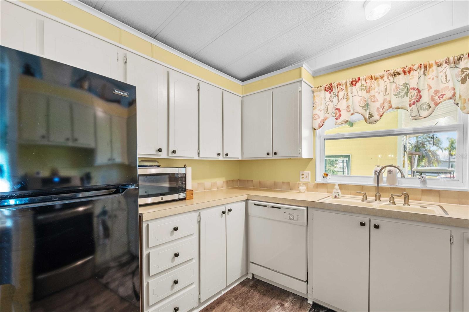 Image 19 of 45 For 36245 Coronet Way
