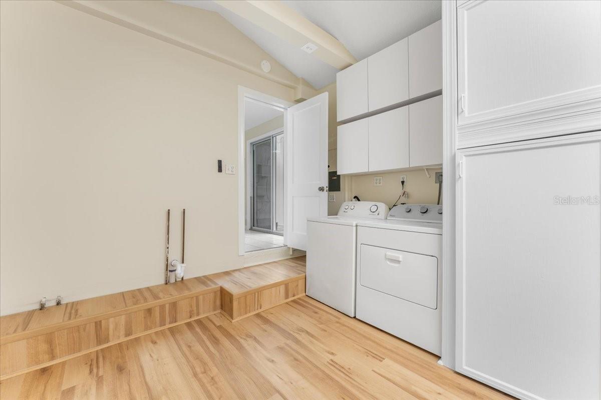 Image 11 of 16 For 2408 18th Street N