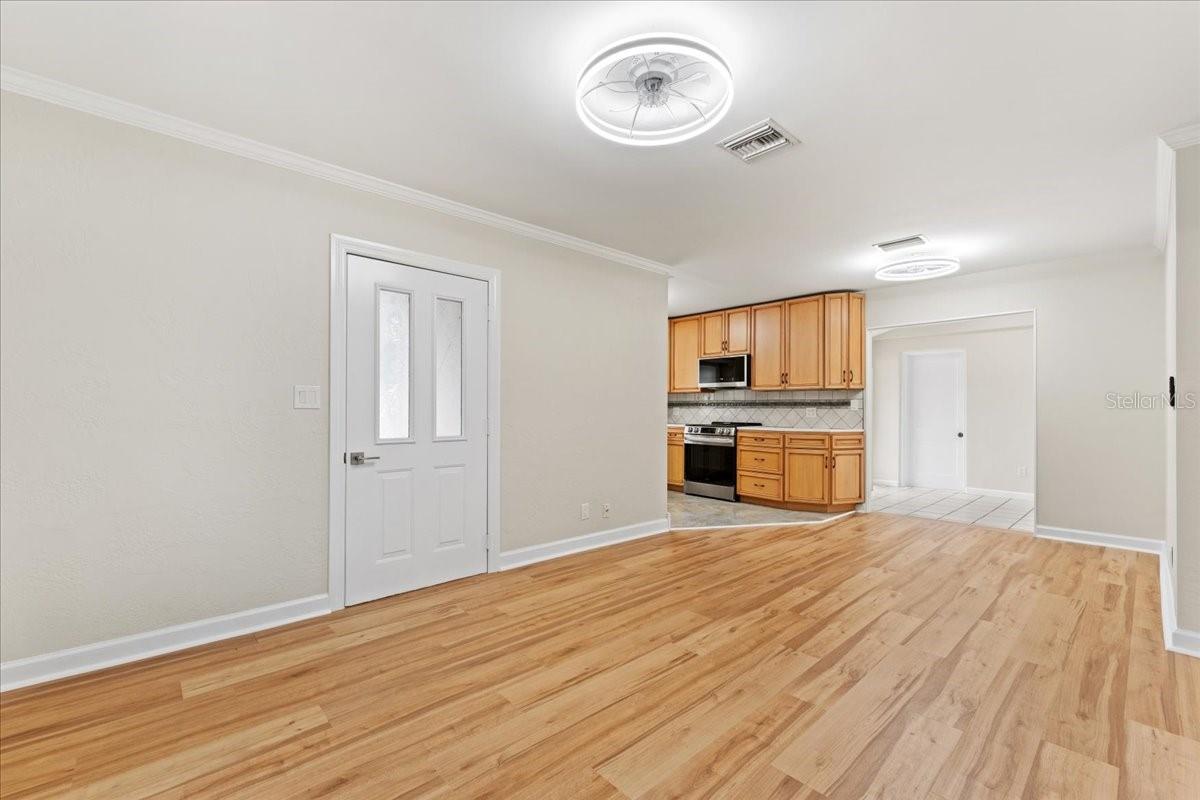 Image 4 of 16 For 2408 18th Street N