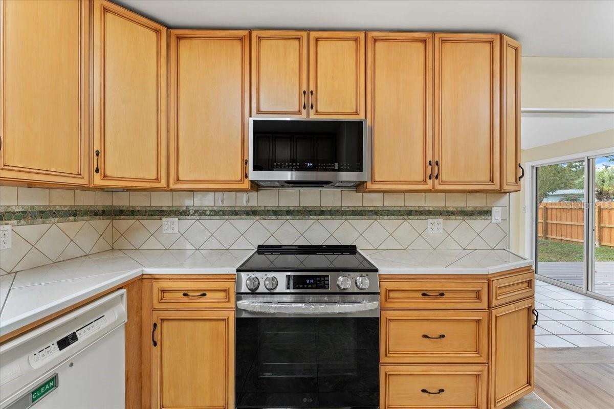 Image 7 of 16 For 2408 18th Street N