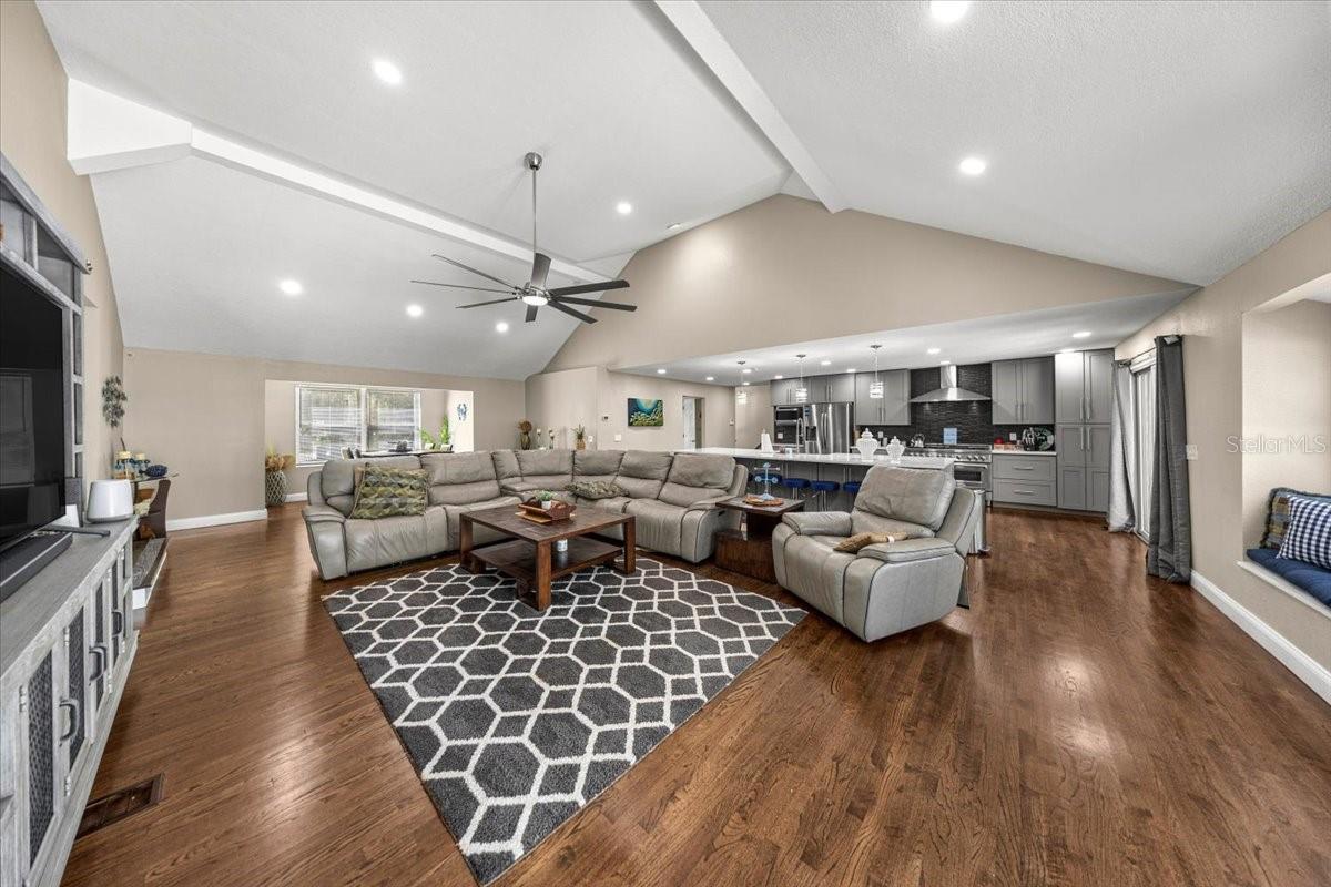 Image 15 of 91 For 10661 Sunflower Point