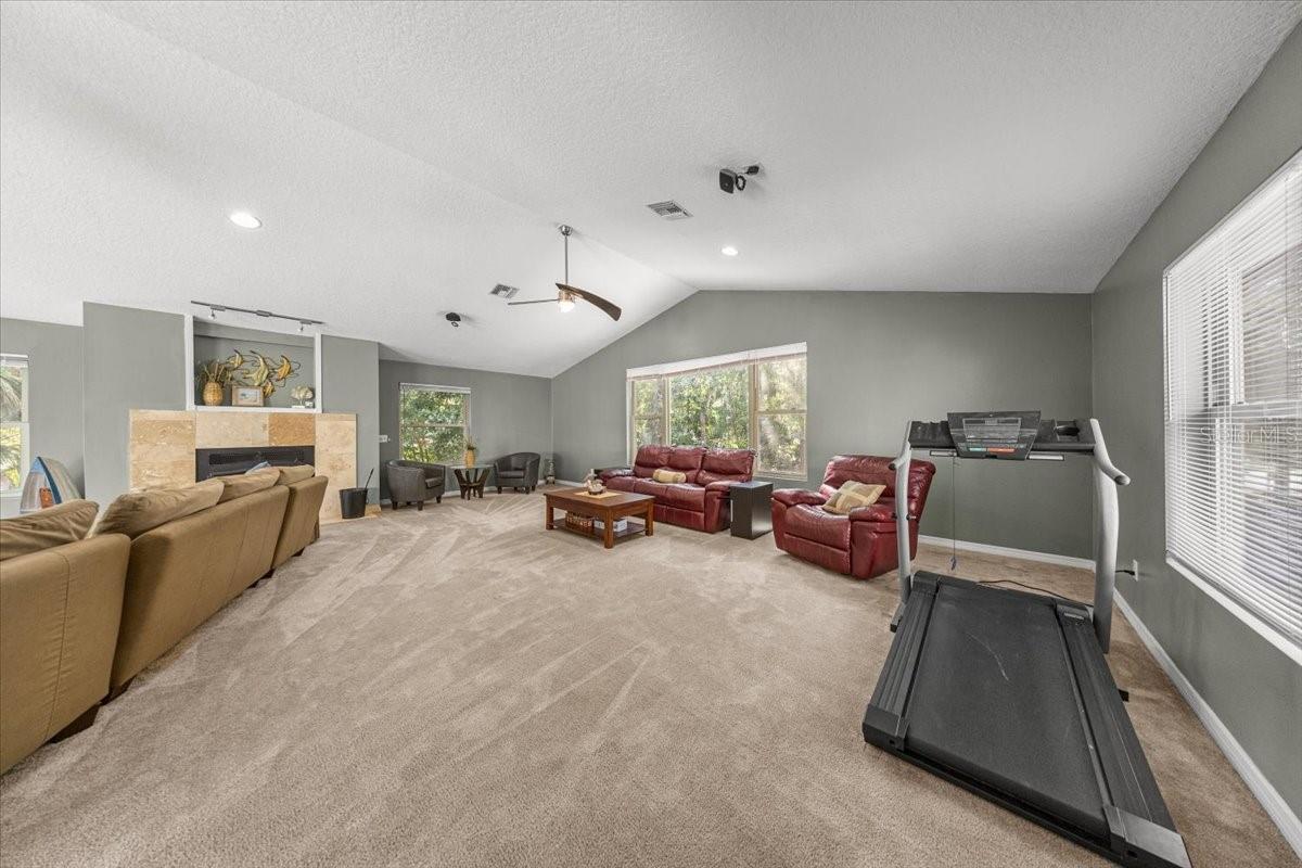 Image 21 of 91 For 10661 Sunflower Point