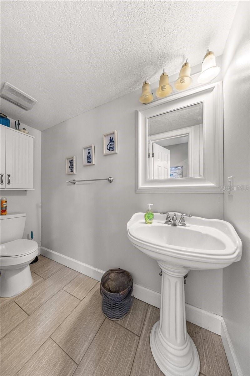 Image 23 of 91 For 10661 Sunflower Point