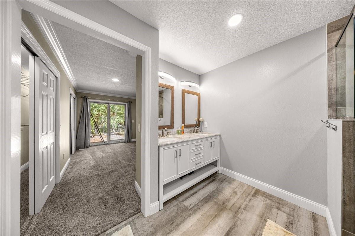 Image 34 of 91 For 10661 Sunflower Point