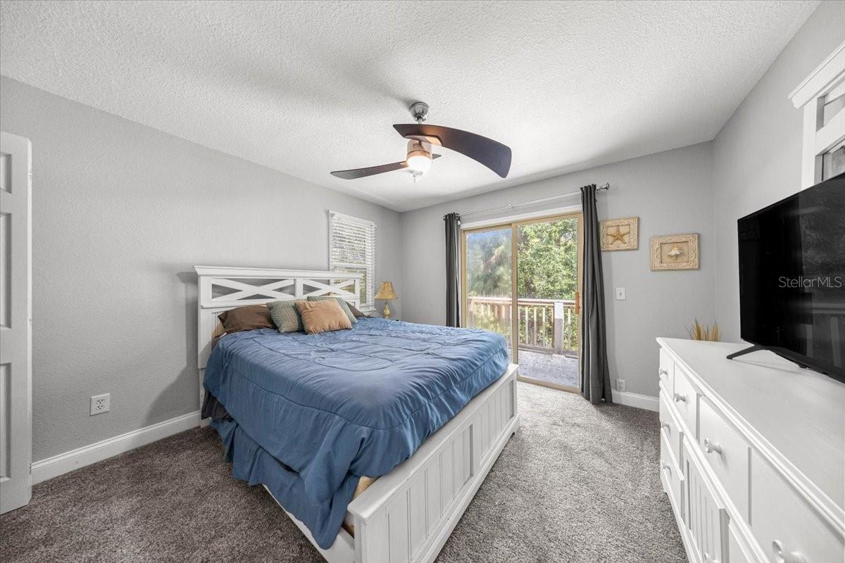 Image 39 of 91 For 10661 Sunflower Point