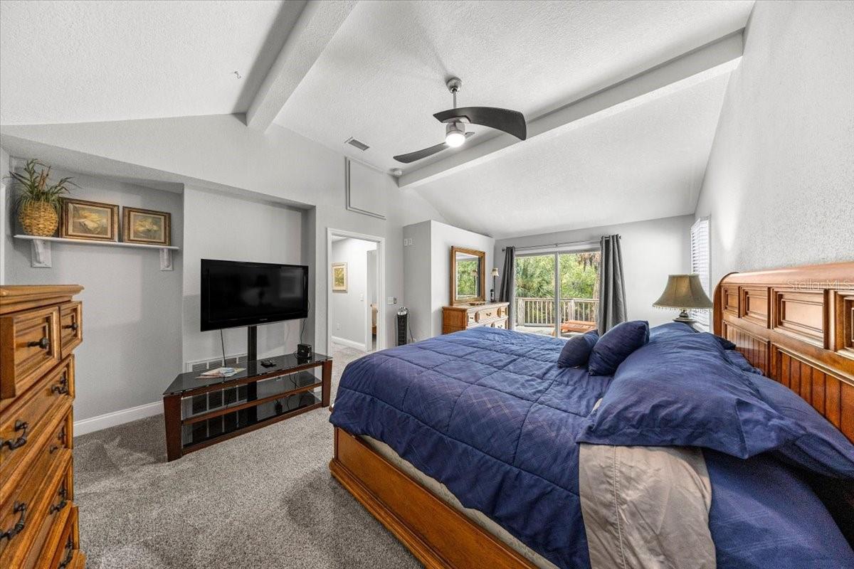 Image 44 of 91 For 10661 Sunflower Point