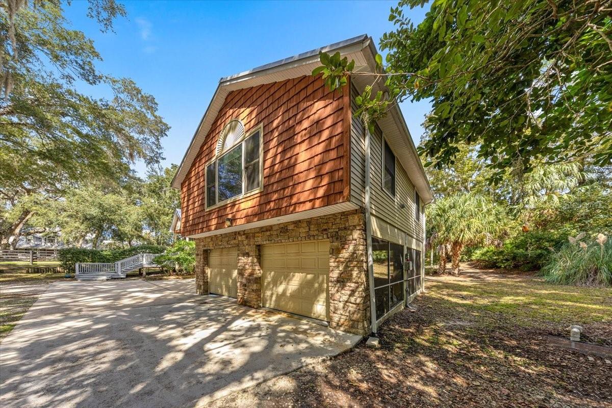 Image 63 of 91 For 10661 Sunflower Point