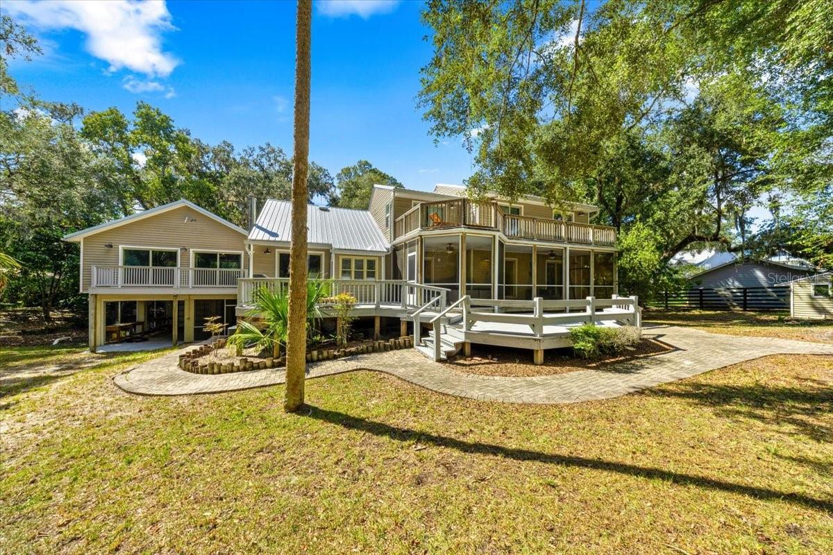 Image 67 of 91 For 10661 Sunflower Point