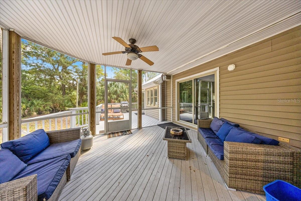 Image 79 of 91 For 10661 Sunflower Point