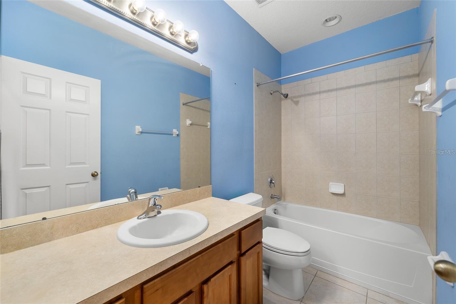 Image 14 of 23 For 4425 Amberly Oaks Court