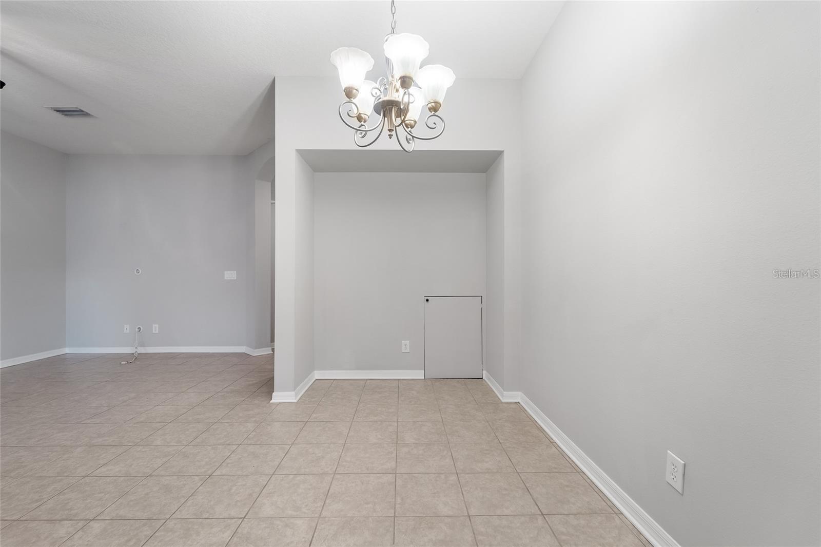 Image 6 of 23 For 4425 Amberly Oaks Court