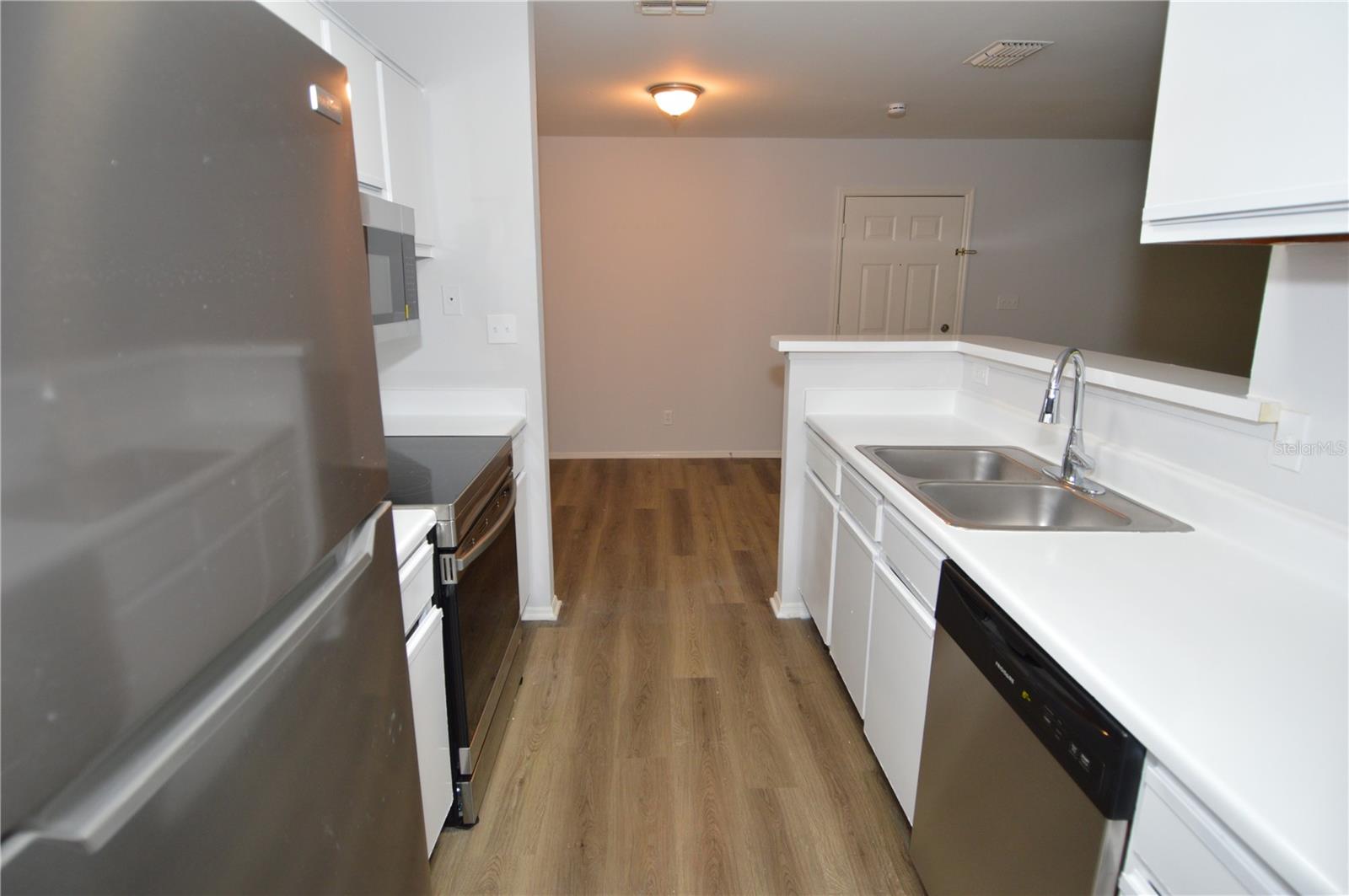 Image 11 of 100 For 1400 Gandy Boulevard N 816