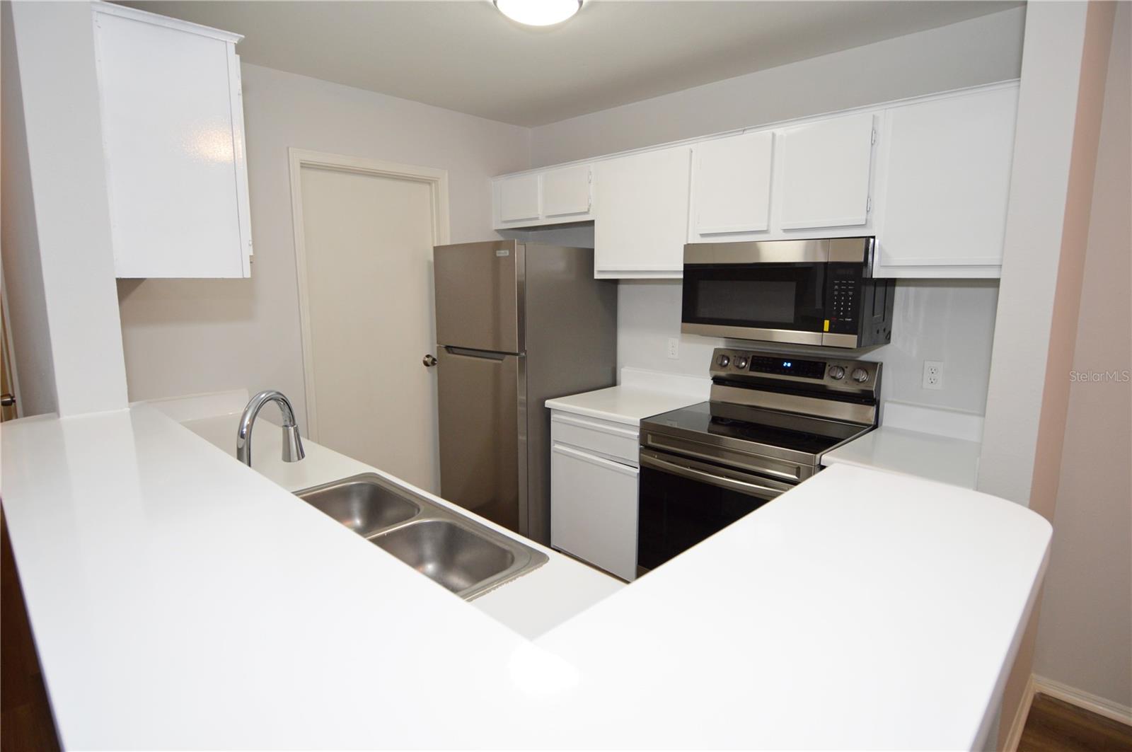 Image 6 of 100 For 1400 Gandy Boulevard N 816