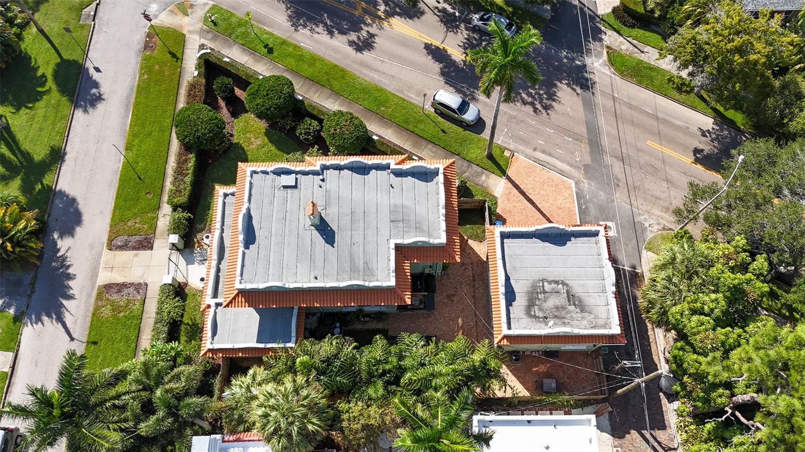 Image 12 of 44 For 1311 Beach Drive Ne